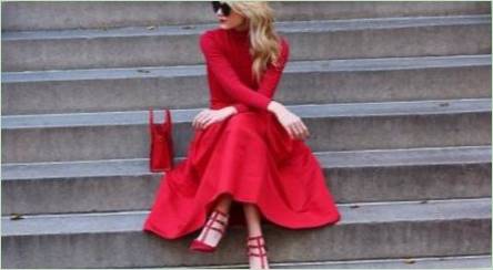 Čo sa nosí červené šaty?