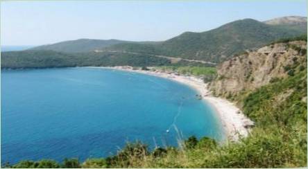 Pláž Yaz v Čiernej Hore