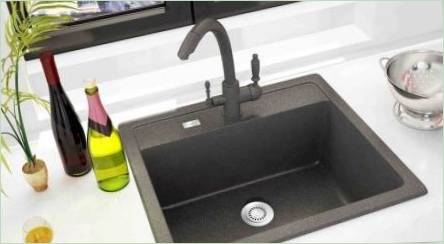 Black Sinks pre kuchyňu: Rôzne modely a krásne príklady