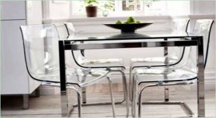 Transparentné kuchynské stoličky: klady a zápory, výber a starostlivosť