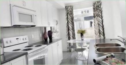 Záclony pre bielu kuchyňu: Farby, štýl, výber a upevňovacie možnosti