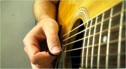 Ako hrať pravú ruku na gitare?