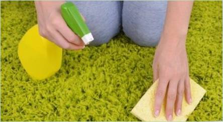 Ako čistiť koberec doma s sódou a octom?
