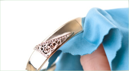 Ako čistiť šperky z stmavnutia?