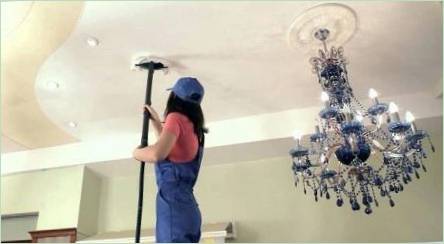 Ako umývať stropný strop?