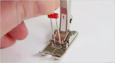 Double ihla pre šijacie stroje: ako opraviť a šiť?