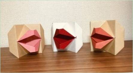 Origami vo forme pery