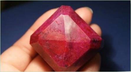 Umelé Ruby: Čo to je a ako ho odlíšiť od prírodného kameňa?