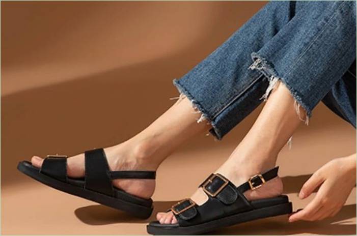 Dedko by ocenil: Škaredé sandále vstúpili do módy. Uvidíte tie na každom móde v lete