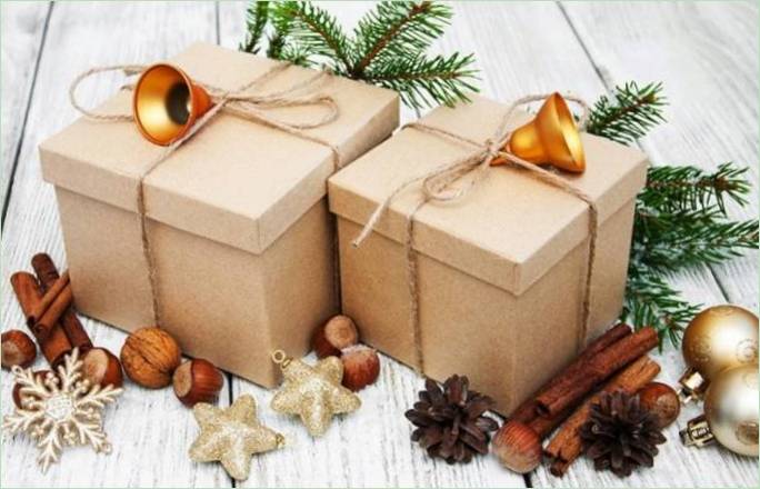 Čo bráni Nový rok Darčeky: 4 Výborné možnosti balenia
