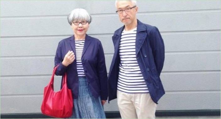 Starší japonský pár je delisting užívateľov internetu s kombinujúcim oblečením