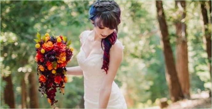 Vidieť mimoriadne svadobné šaty tejto dievčatá, nevesta chcela to isté