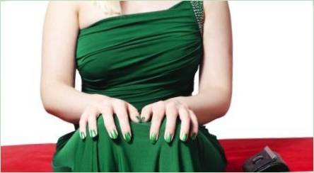 Ako si vybrať manikúru pod zelenými šatami?