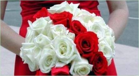 Červená a biela svadobná kytica