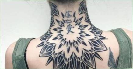 Tetovanie pre dievčatá na chrbte
