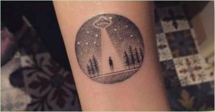 Všetko o tetovaní vo forme UFO a cudzincov