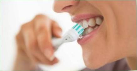 Koľko času potrebuje vyčistiť zuby?