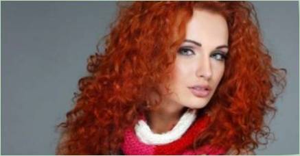 Jasne červená Farba vlasov: predaj tipov, farbenie a starostlivosť